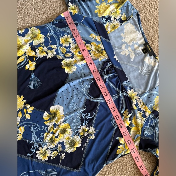 Espresso Navy and Yellow Floral Blouse - Picture 7 of 8